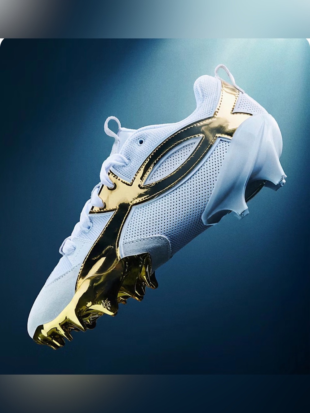 🏈 UA Spotlight HOVR Icon Low Football Cleats. Gold and White. Size 11. EUC